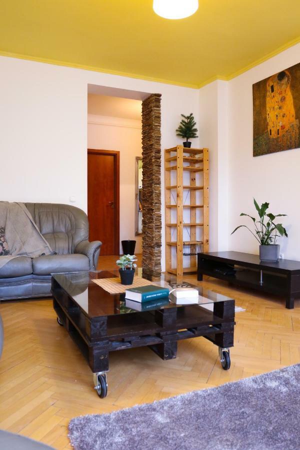 Palace Apartman - Minaret, Eğri Dış mekan fotoğraf
